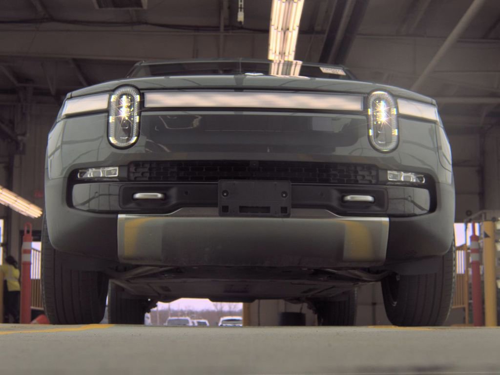 Used 2024 Rivian R1T Adventure AWD/4WD image 2