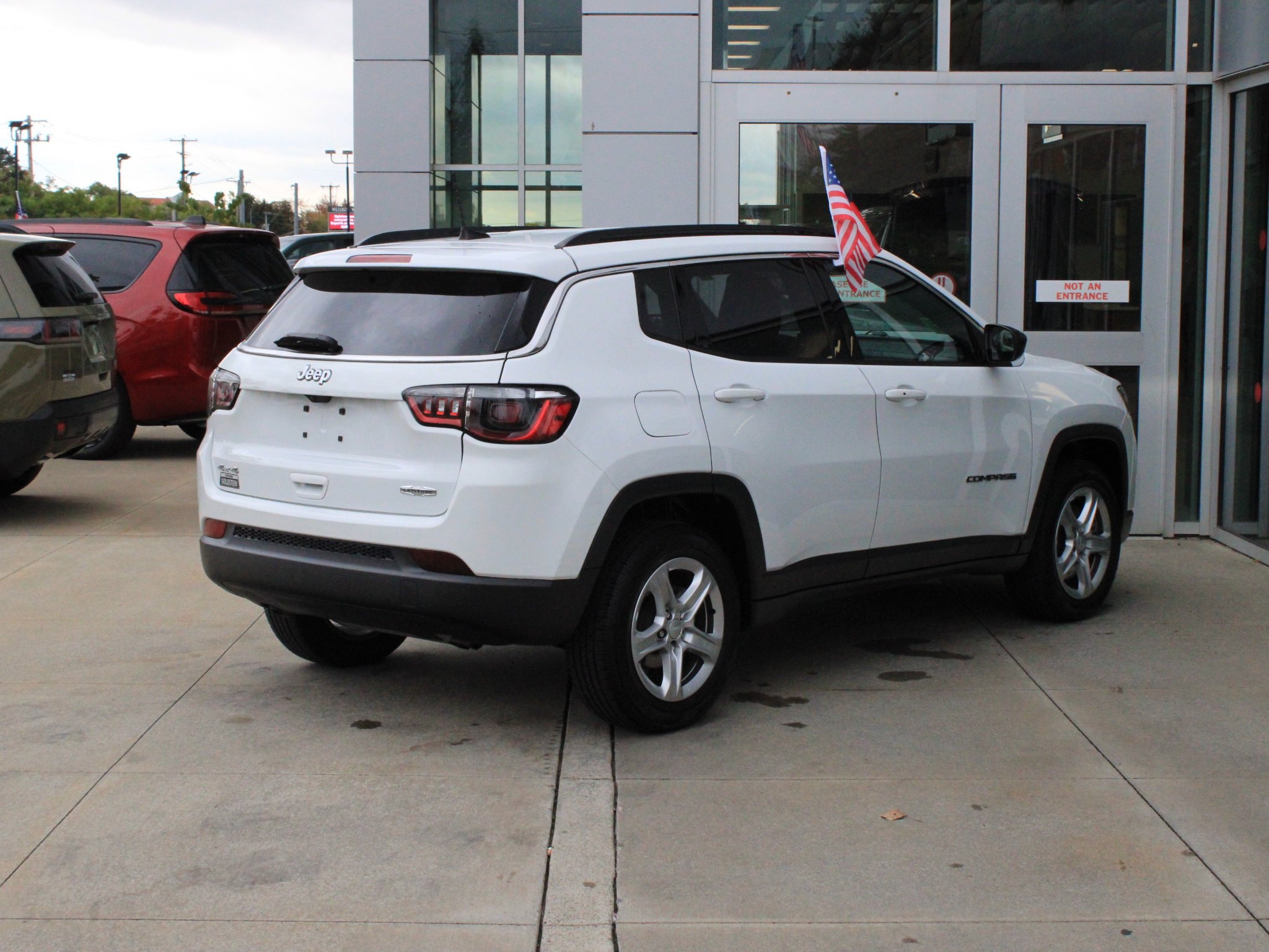 Certified 2023 Jeep Compass Latitude w/ Convenience Group AWD/4WD image 6