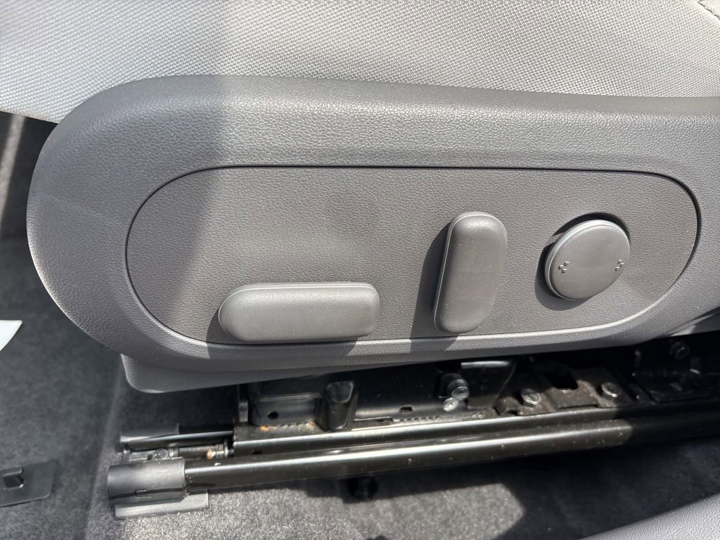 Certified 2024 Hyundai Kona SEL AWD/4WD image 13