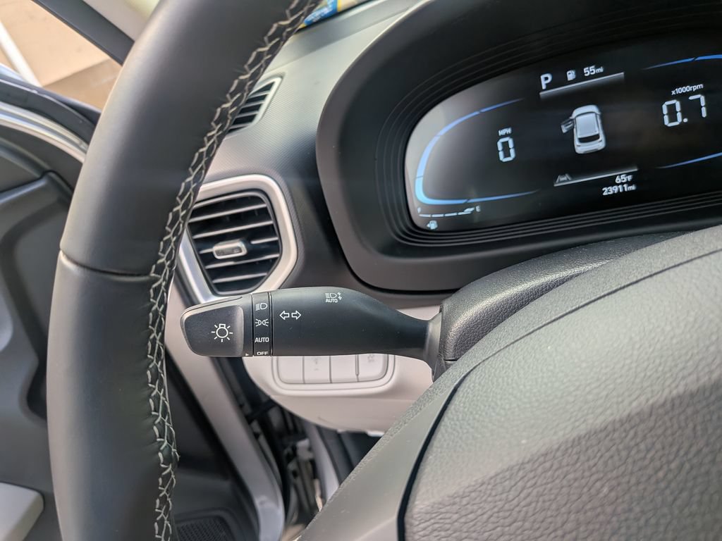 Certified 2024 Hyundai Venue SEL FWD image 26