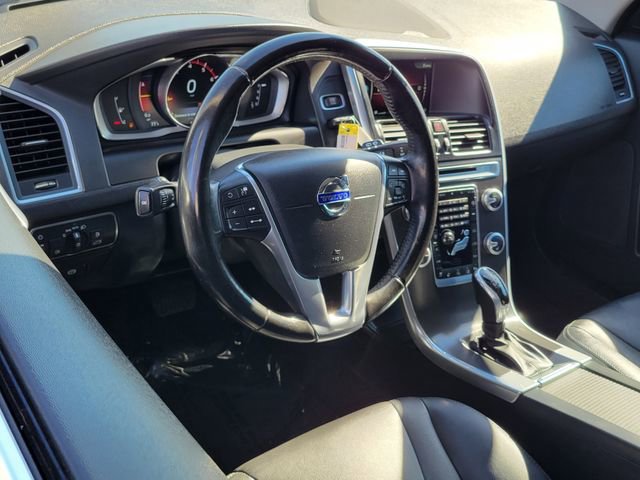 Used 2016 Volvo XC60 T6 Platinum w/ Climate Package image 6