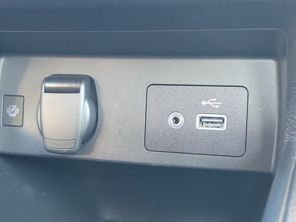 Used 2025 Nissan Versa SV w/ Trunk Package FWD image 25