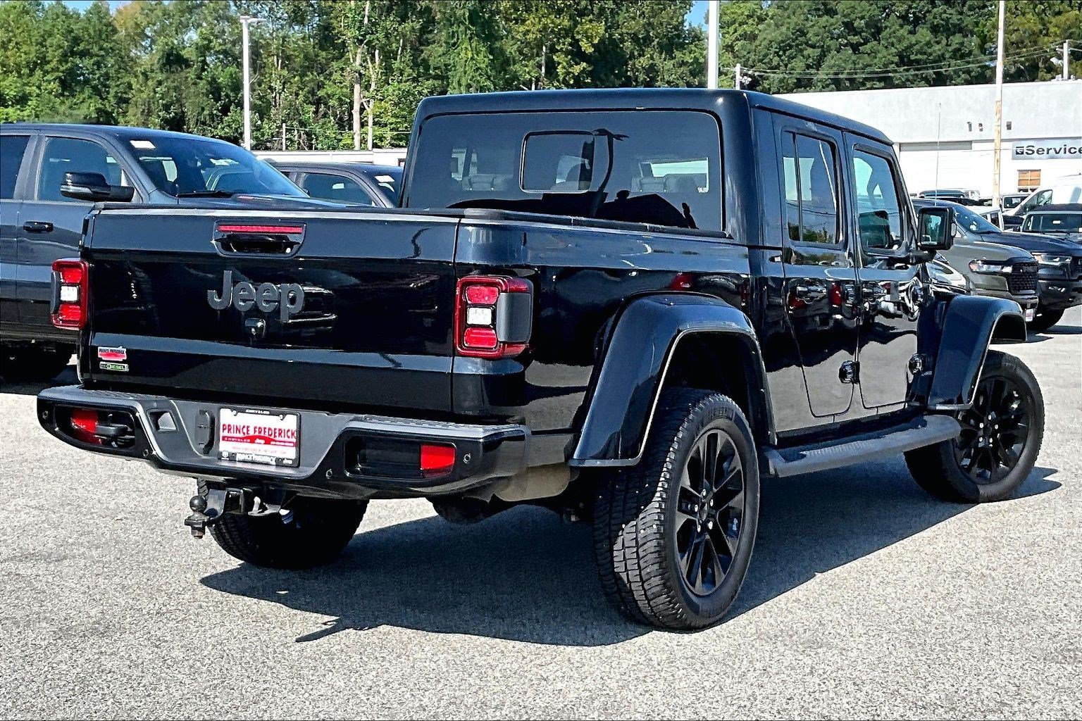 Used 2022 Jeep Gladiator Overland AWD/4WD image 10