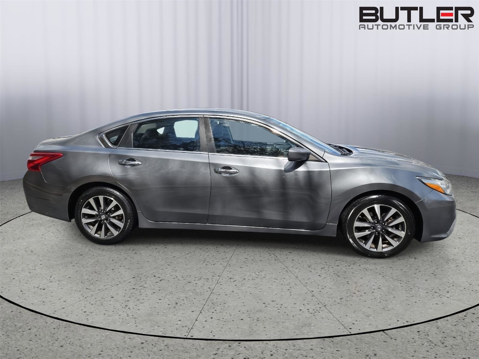 Used 2017 Nissan Altima 2.5 SV image 4