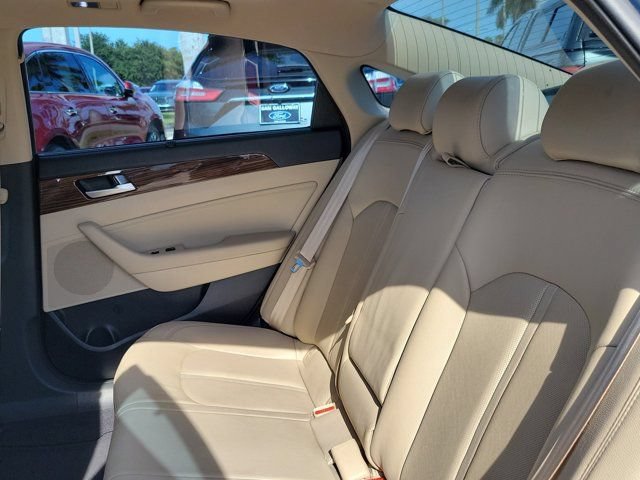 Used 2016 Hyundai Sonata Limited w/ Option Group 05 FWD image 16