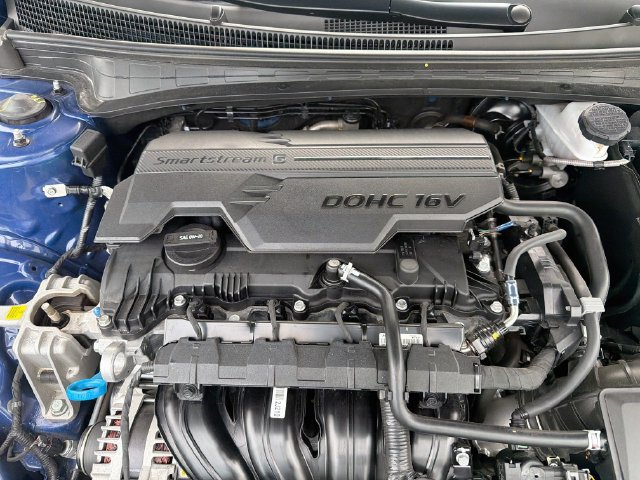 Certified 2025 Hyundai Elantra SE FWD image 30