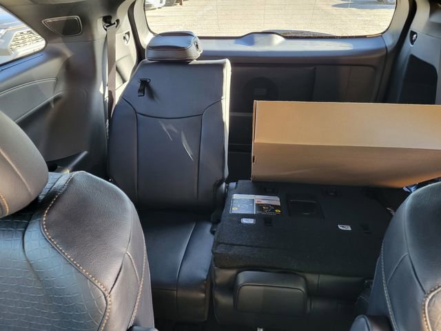 New 2026 Toyota Sienna XLE Woodland Edition AWD/4WD image 36
