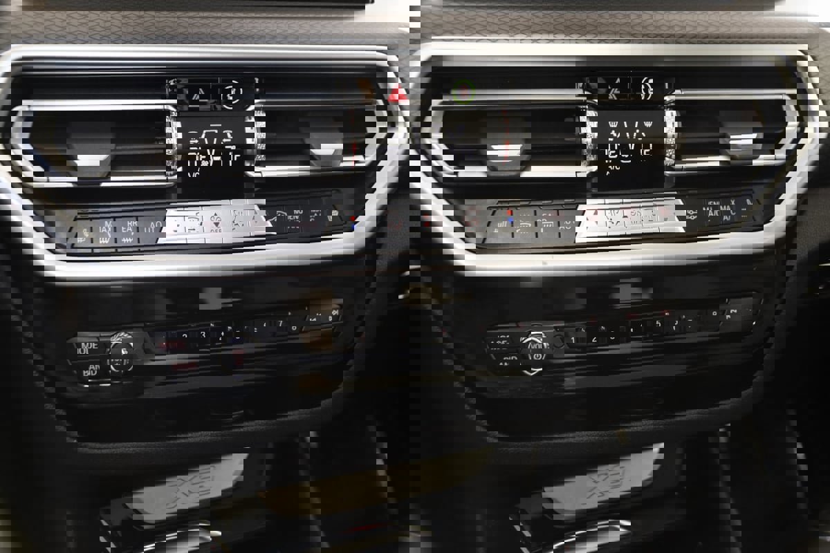 Used 2022 BMW X3 xDrive30i w/ M Sport Package image 32