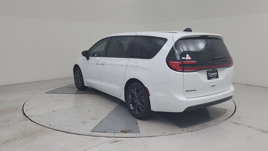 New 2026 Chrysler Pacifica Select image 11