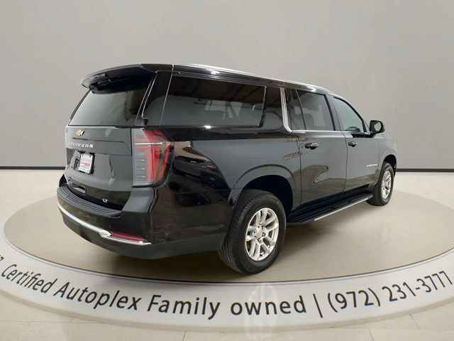 Used 2025 Chevrolet Suburban LT RWD image 5