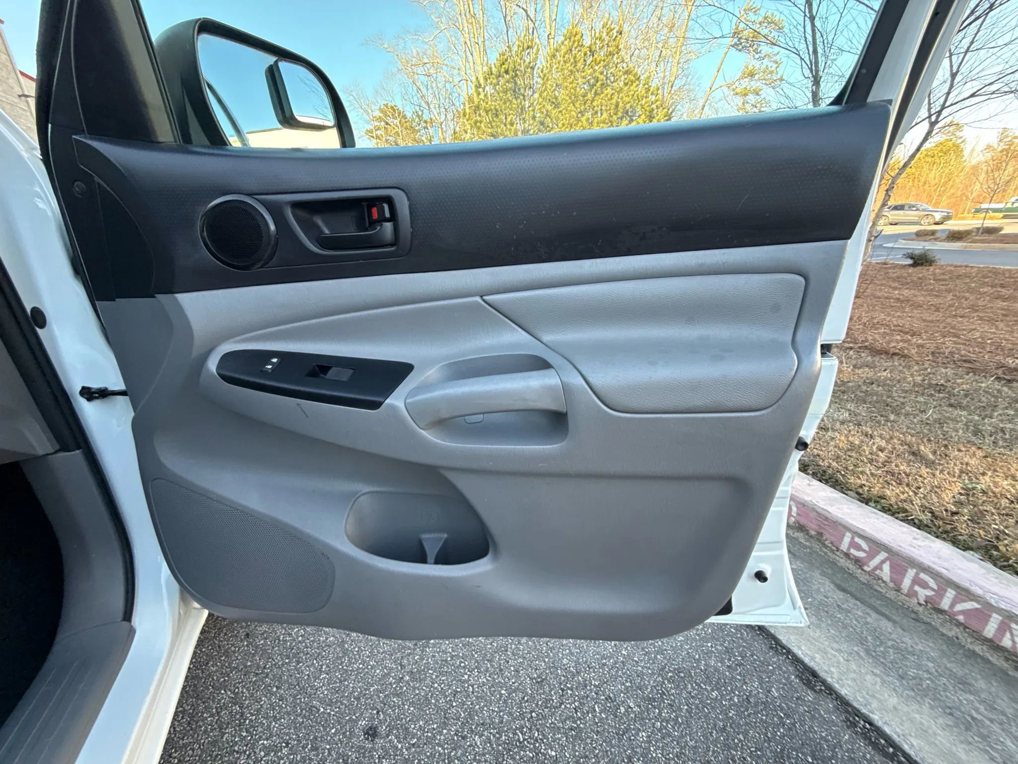 Used 2015 Toyota Tacoma 2WD Access Cab image 21