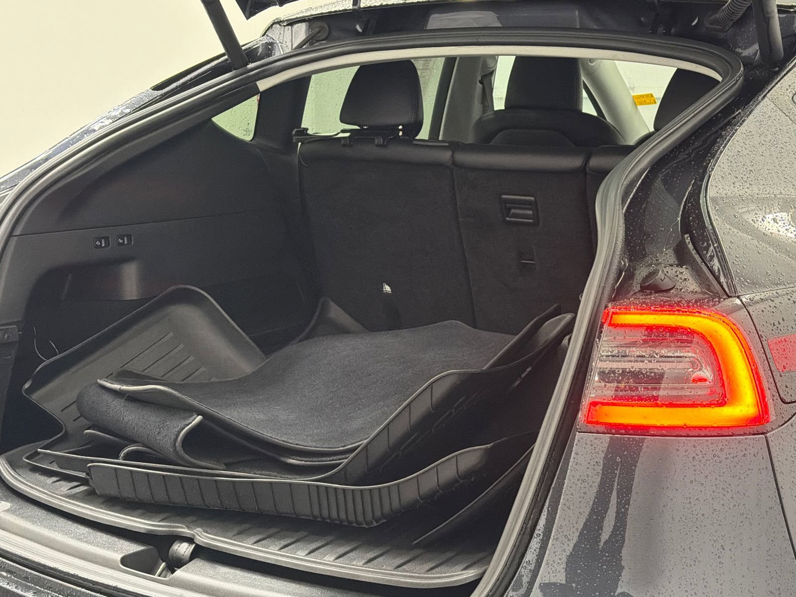 Used 2024 Tesla Model Y Long Range image 9