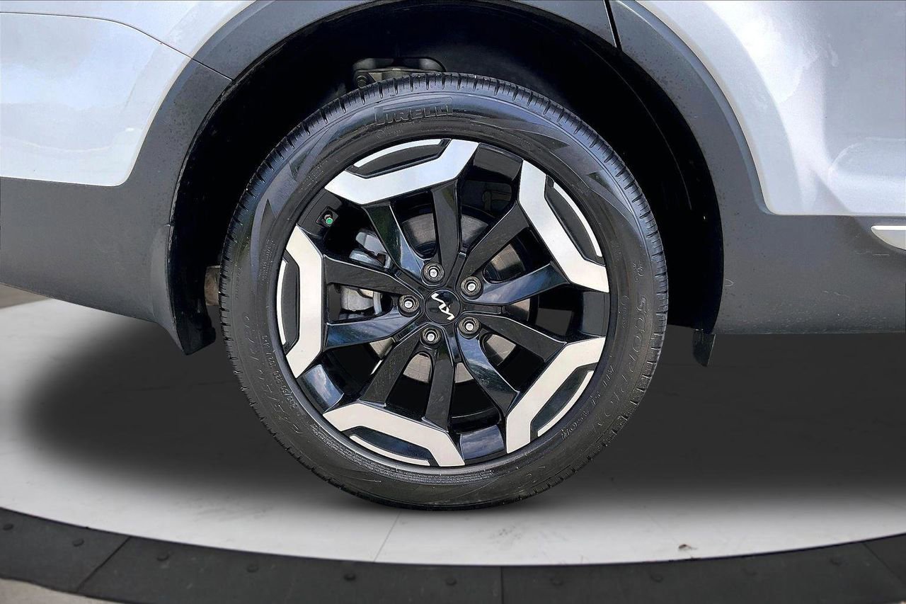 Used 2025 Kia Telluride EX w/ EX Captain's Chair Package FWD image 39