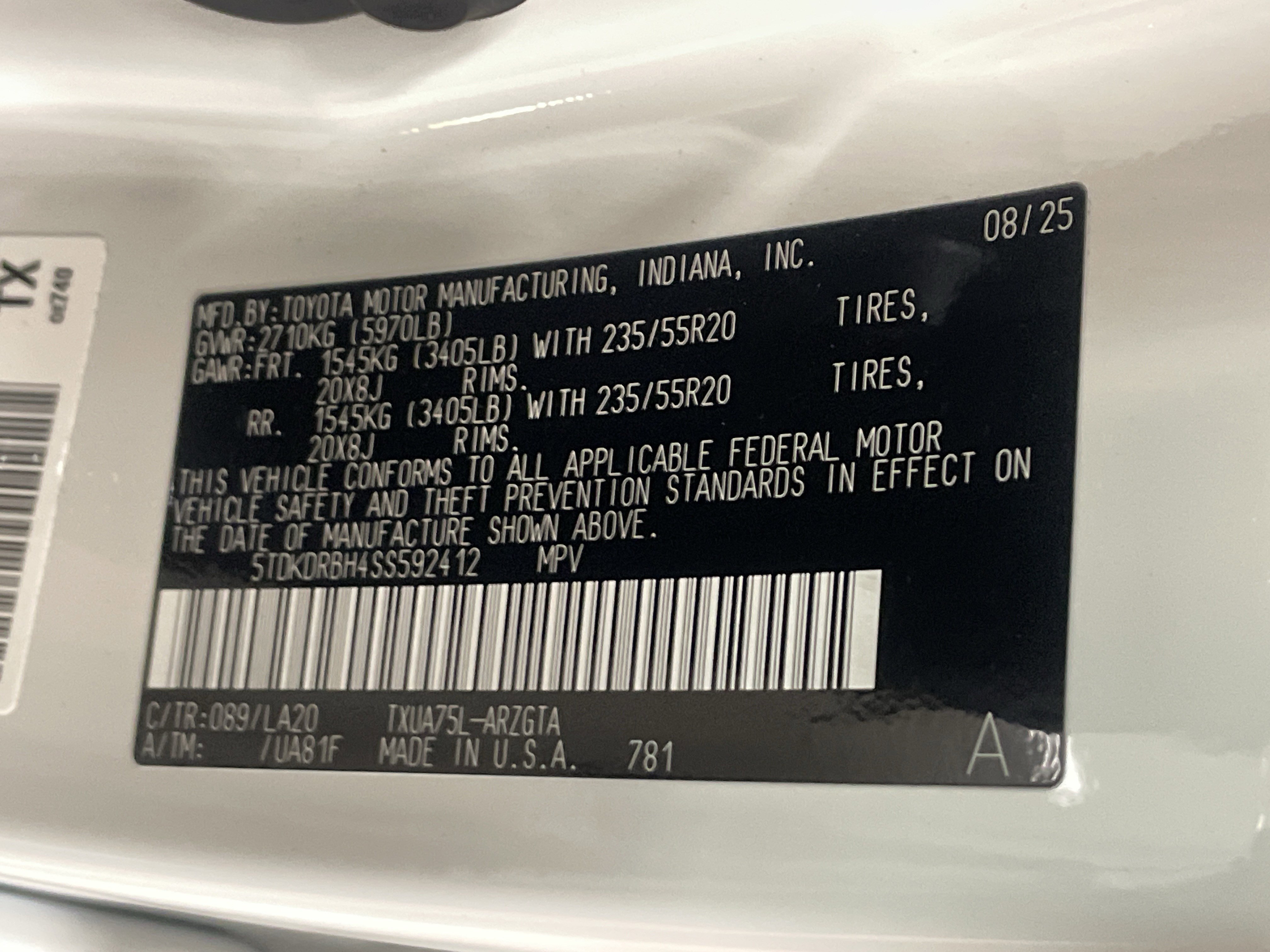 Certified 2025 Toyota Highlander Platinum image 36