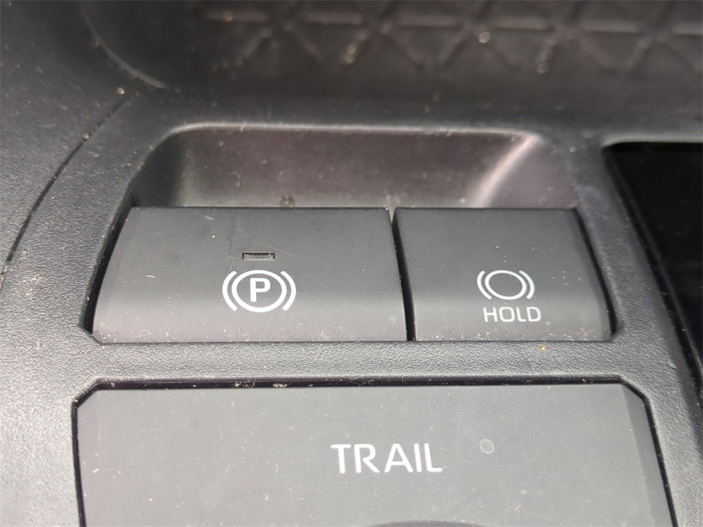 Used 2022 Toyota RAV4 XLE image 26