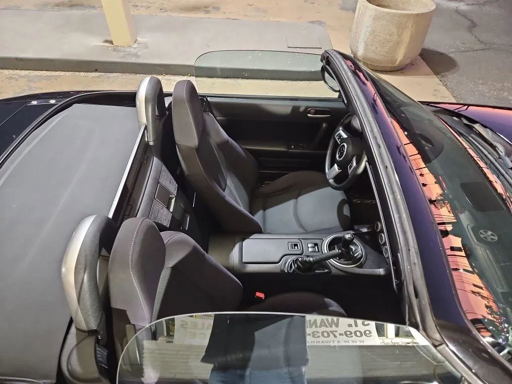 Used 2010 MAZDA MX-5 Miata Touring w/ Suspension Pkg image 25