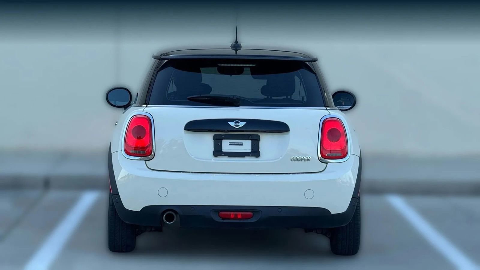 Used 2018 MINI Cooper 2-Door Hardtop image 14