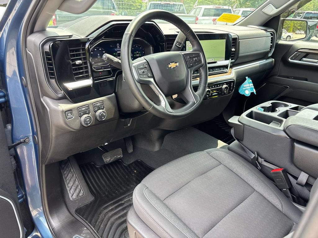 Used 2024 Chevrolet Silverado 1500 LT AWD/4WD image 13