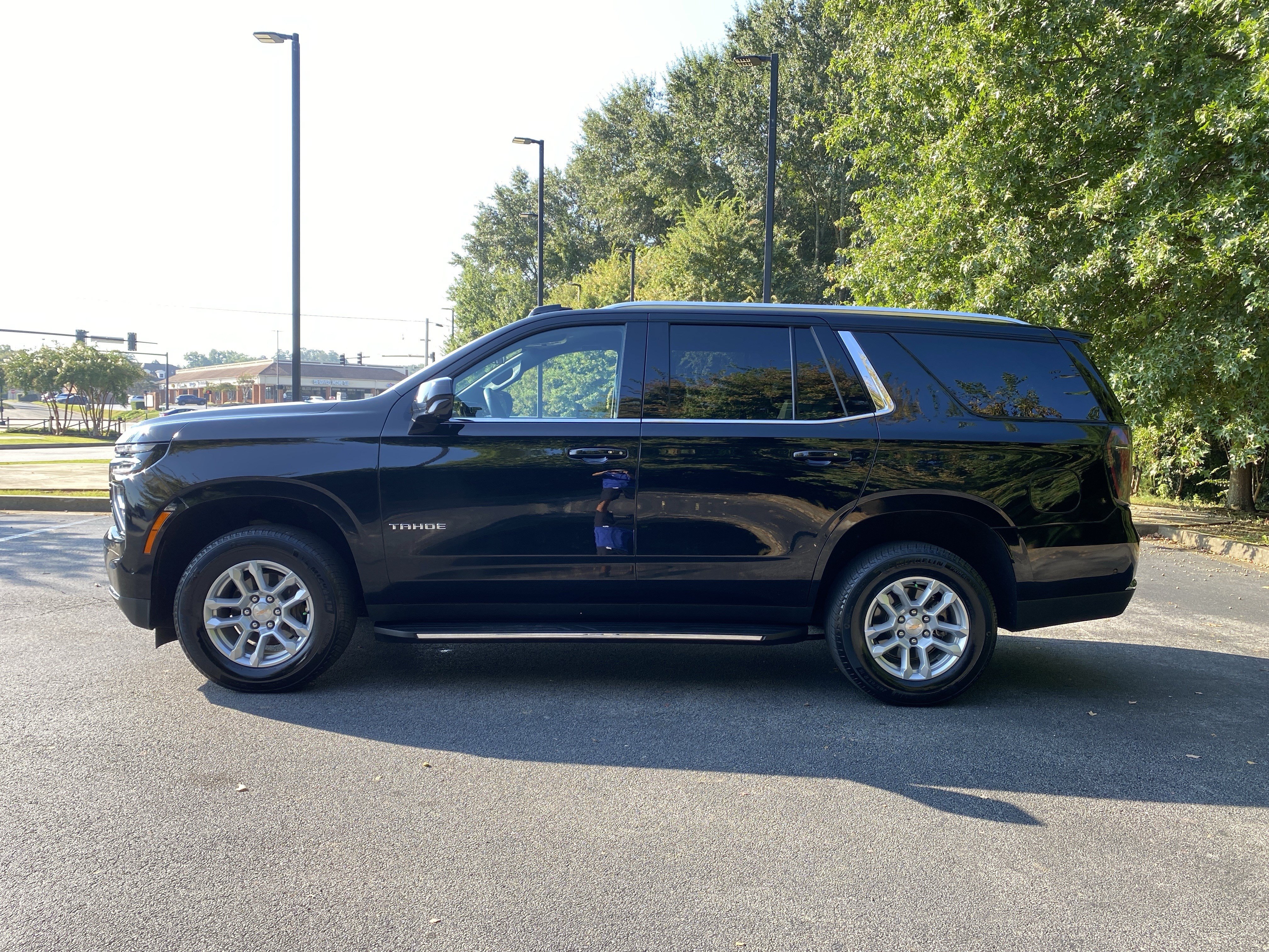 Used 2025 Chevrolet Tahoe LT AWD/4WD image 6