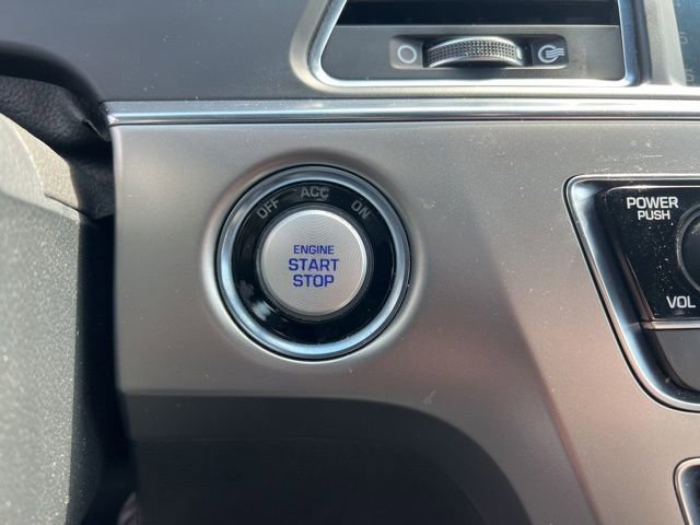 Used 2017 Hyundai Sonata Limited 2.0T w/ Cargo Package image 17