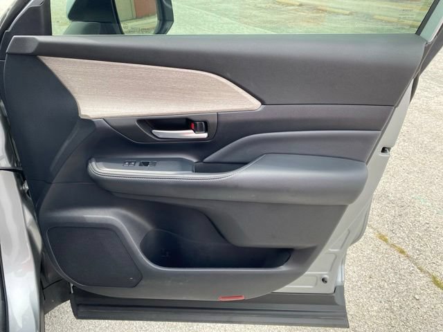 Certified 2024 Toyota Grand Highlander AWD image 24