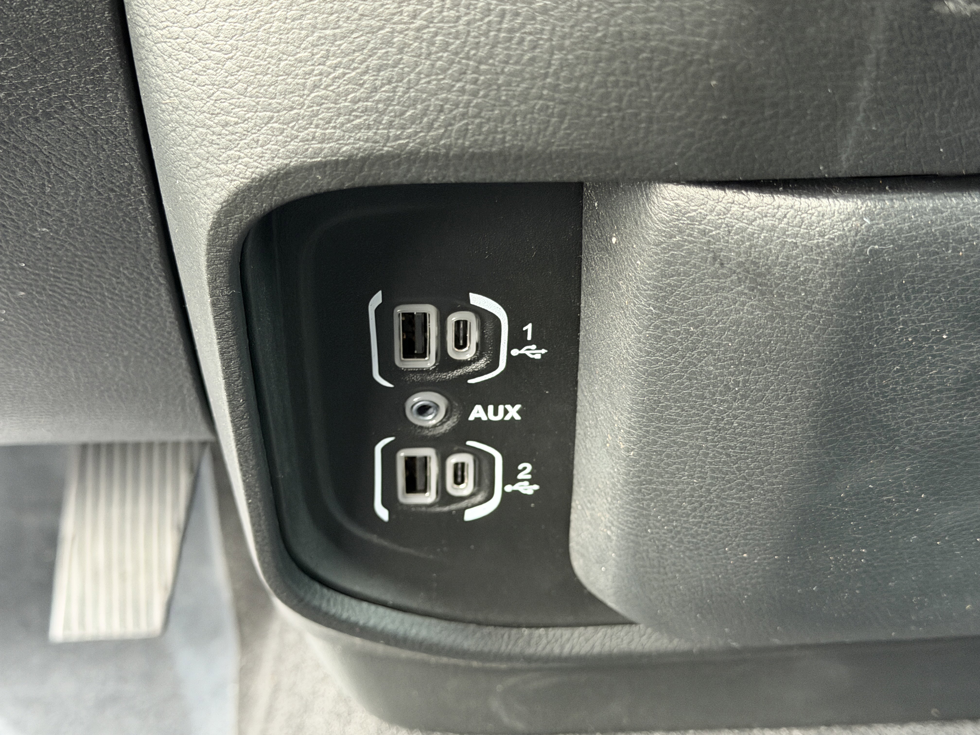 New 2026 RAM 1500 Express image 27