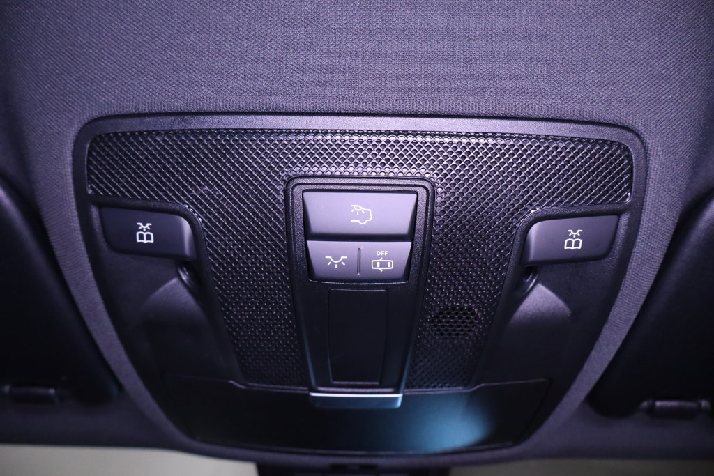 Used 2018 Mercedes-Benz CLA 250 image 25