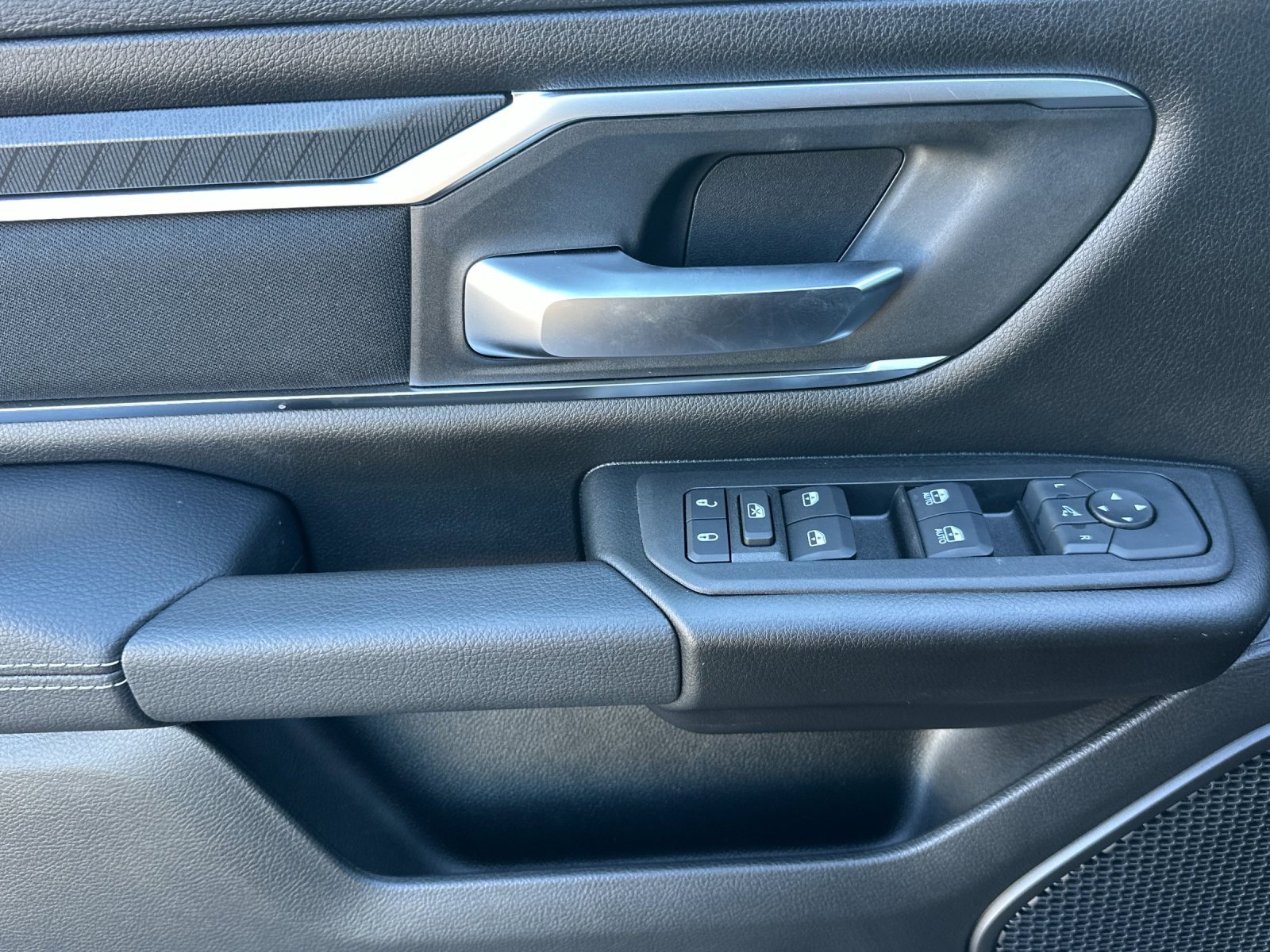 New 2026 RAM 1500 4x4 Crew Cab image 11