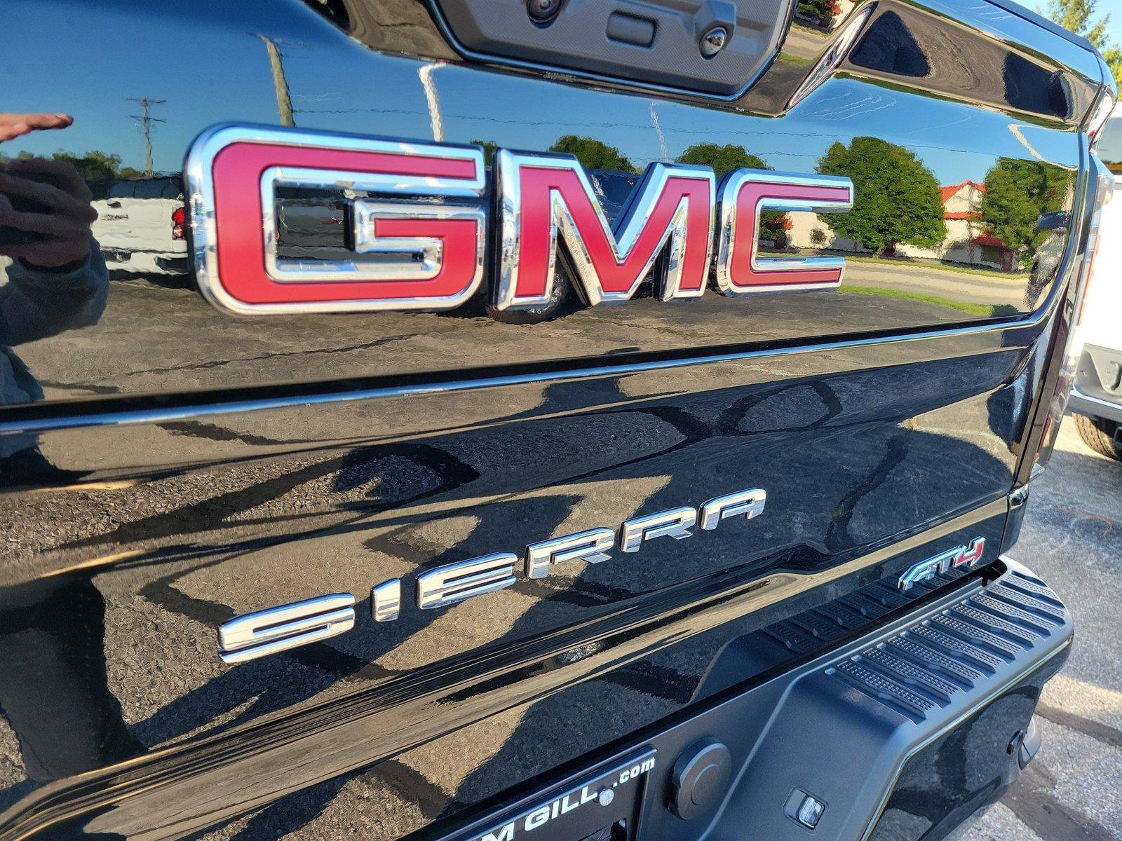 New 2026 GMC Sierra 2500 AT4 w/ AT4 Premium Plus Package AWD/4WD image 6