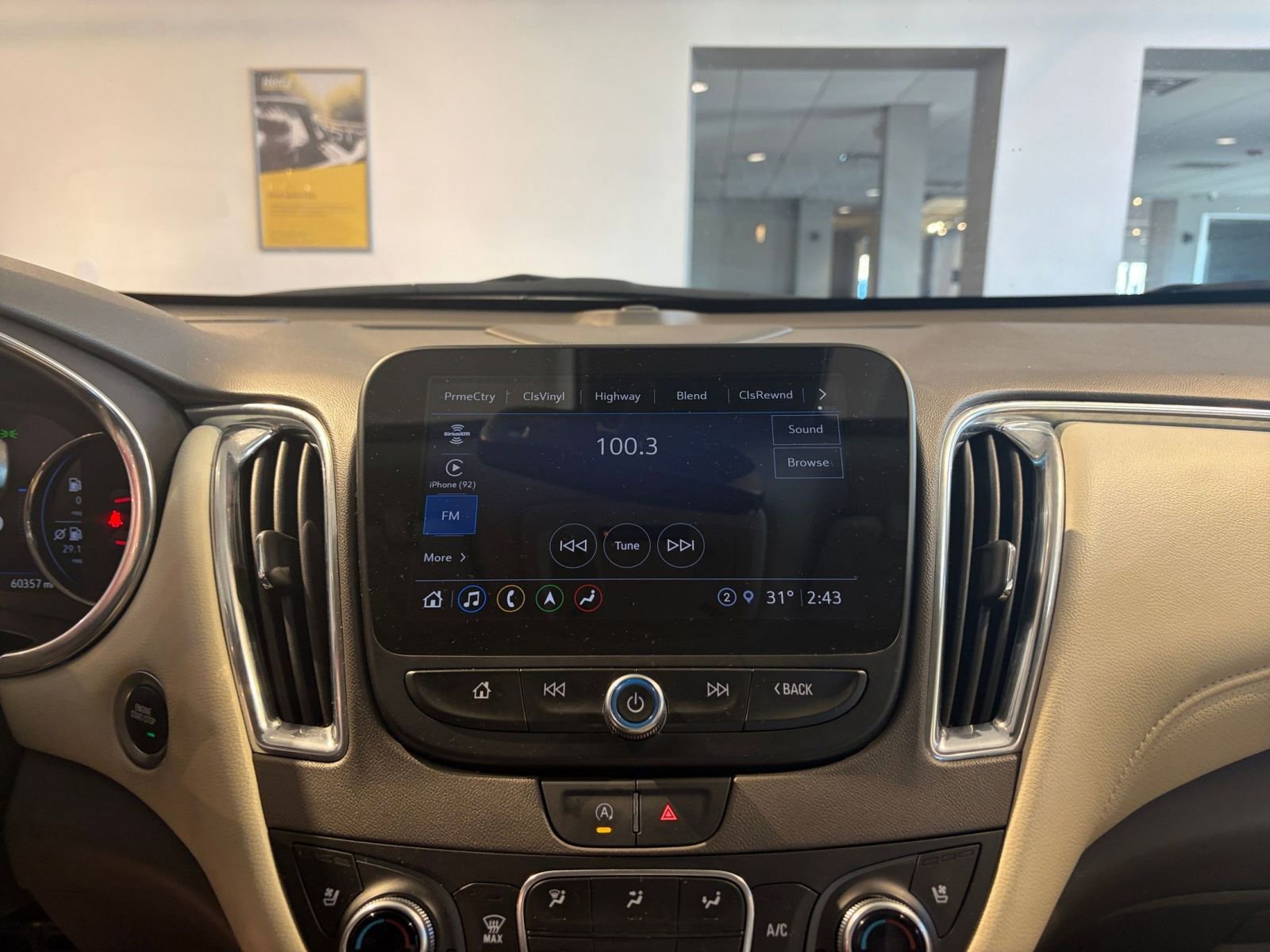 Used 2024 Chevrolet Malibu LT image 21