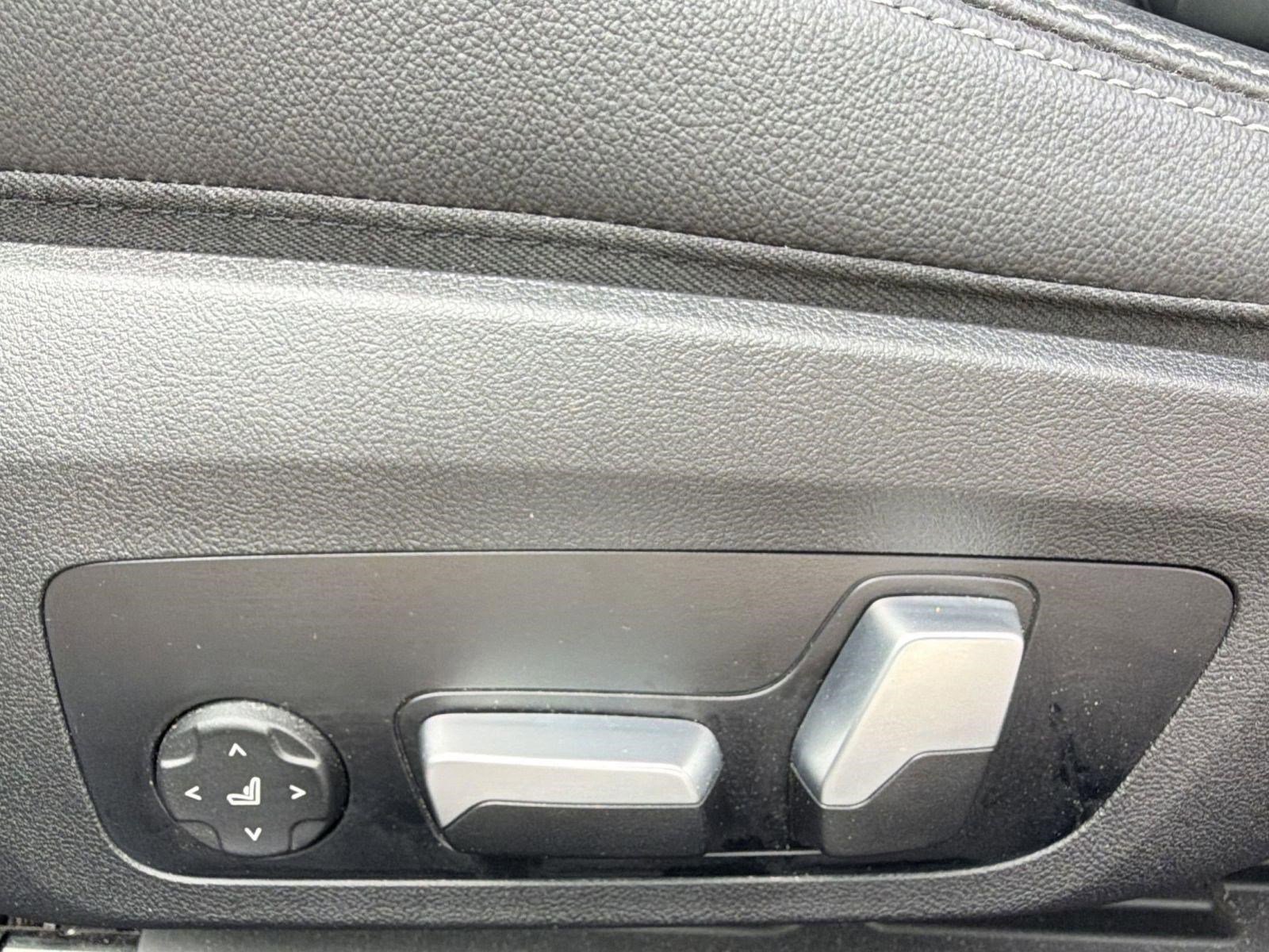 Certified 2024 BMW 430i Coupe w/ Premium Package RWD image 13