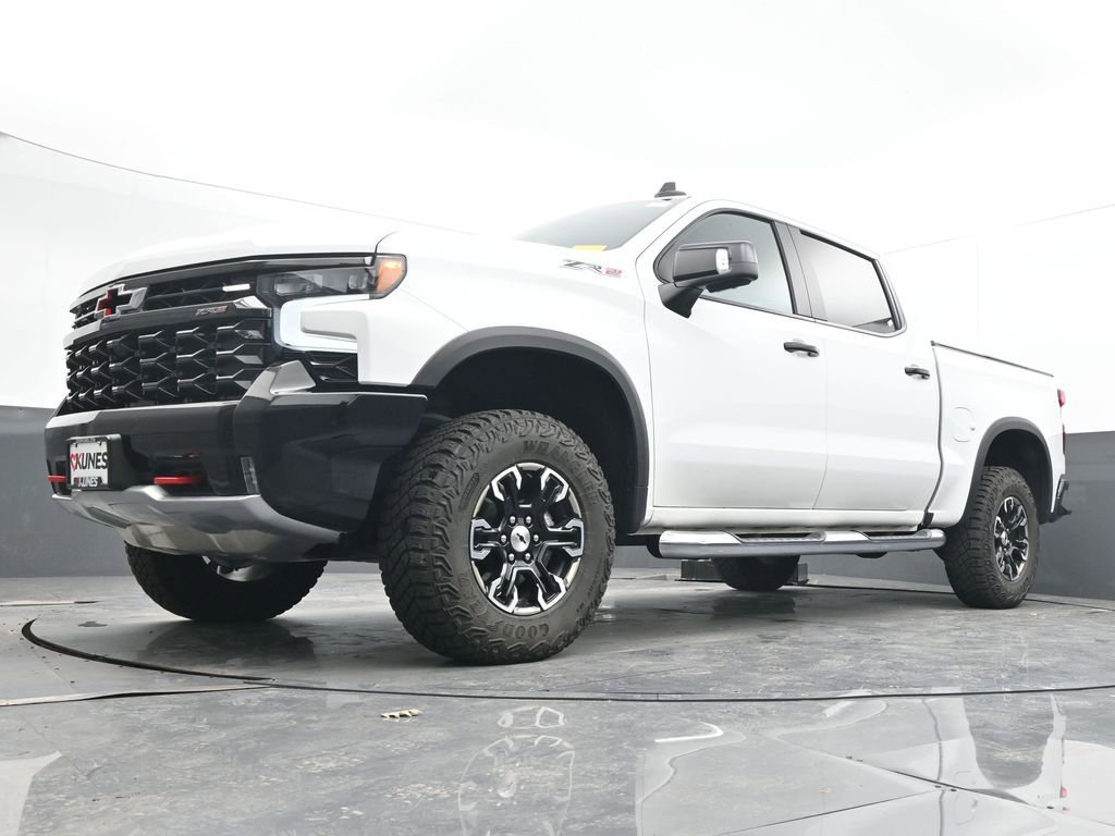 Used 2024 Chevrolet Silverado 1500 ZR2 w/ Technology Package image 26