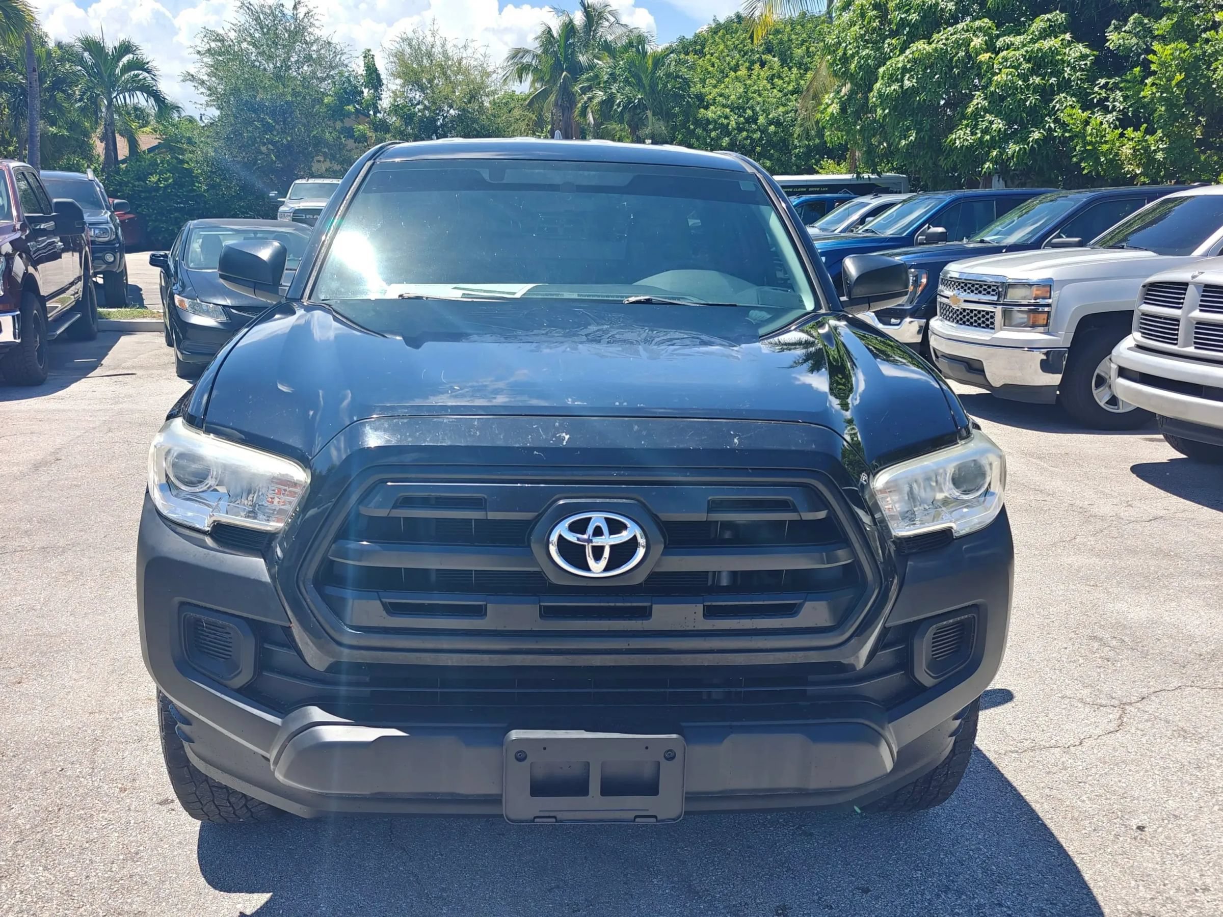 Used 2017 Toyota Tacoma SR RWD image 2