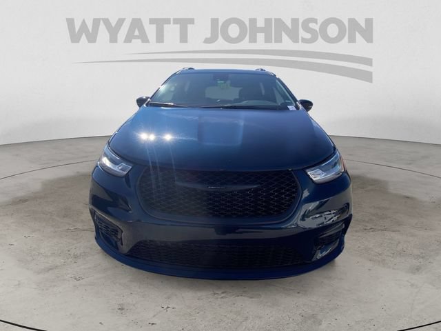 Used 2025 Chrysler Pacifica Limited FWD image 14