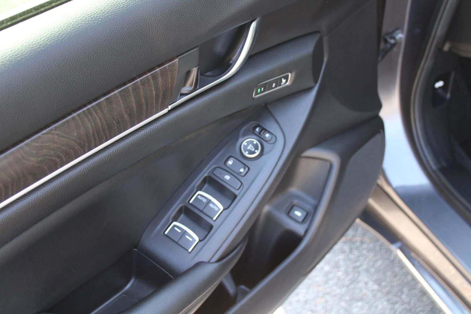 Used 2021 Honda Accord Touring image 18