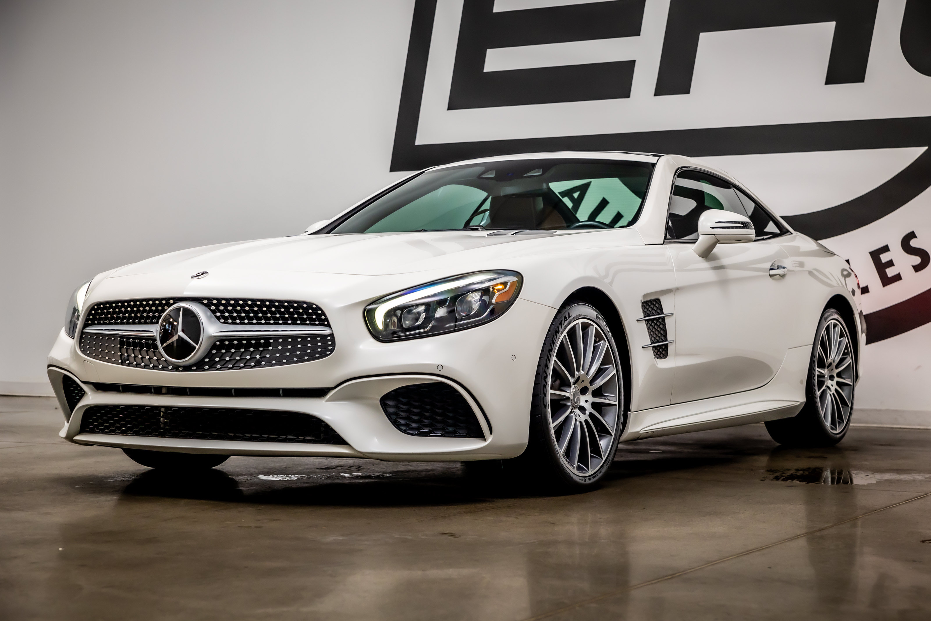 Used 2020 Mercedes-Benz SL 550 image 26