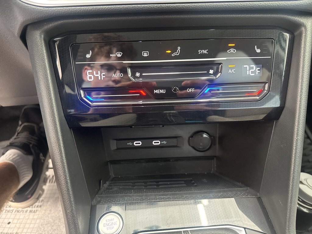 Certified 2025 Volkswagen Taos SE image 20