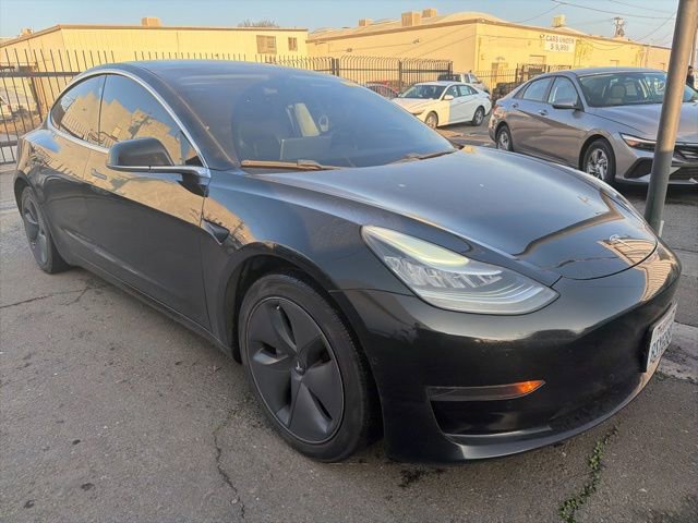 Used 2020 Tesla Model 3 Standard Range image 4