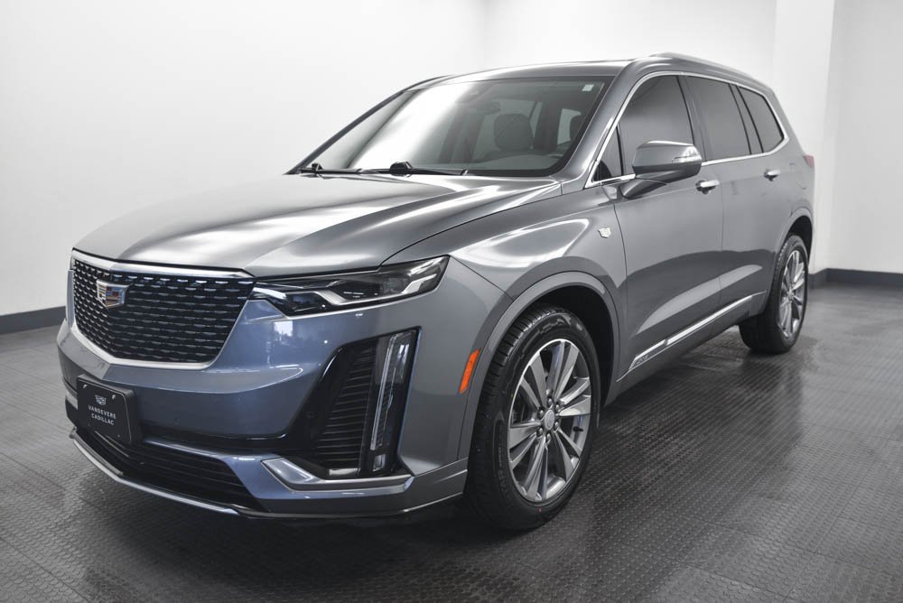 Used 2022 Cadillac XT6 Premium Luxury image 3