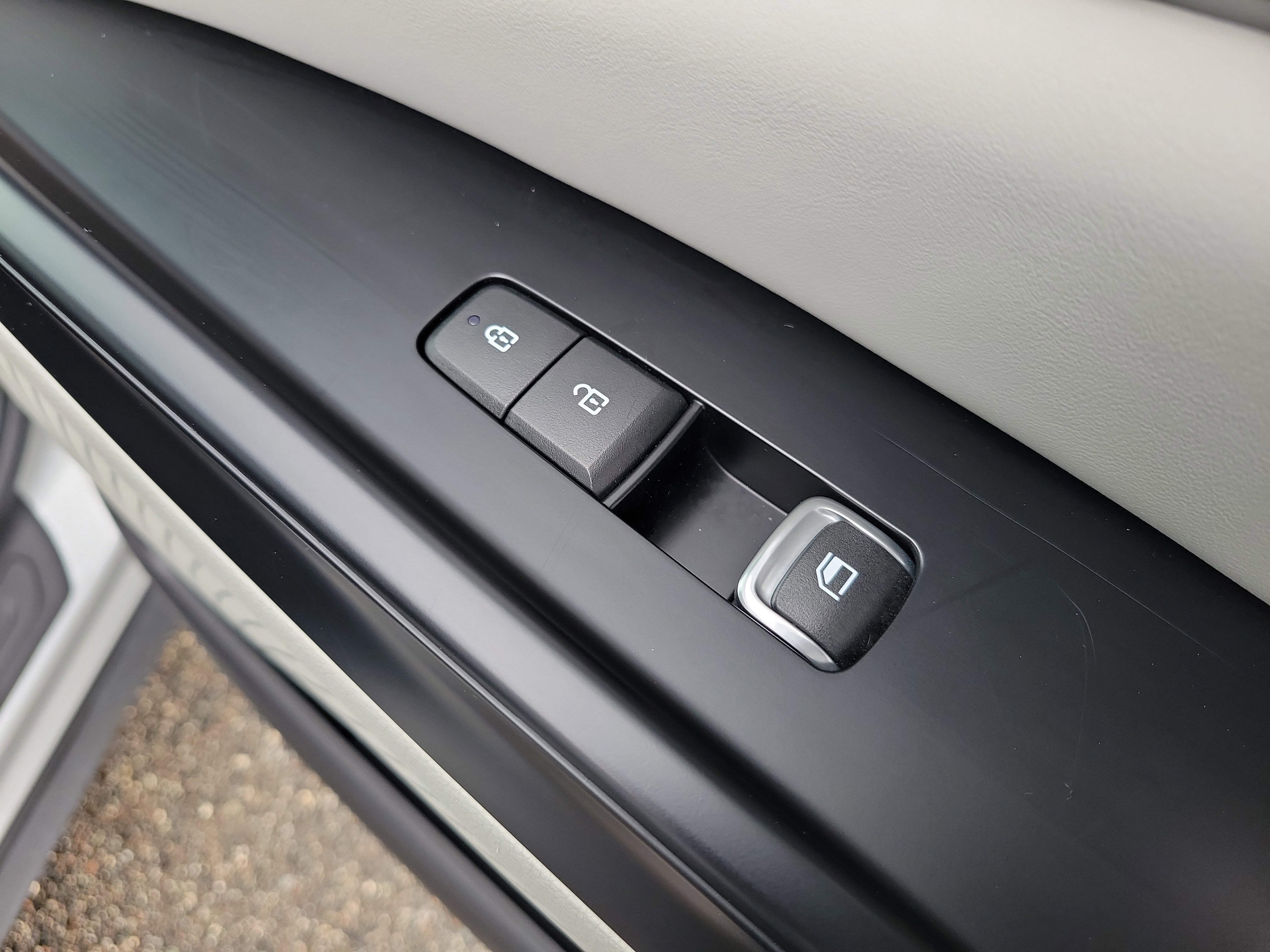 Certified 2023 Kia Carnival LX image 11