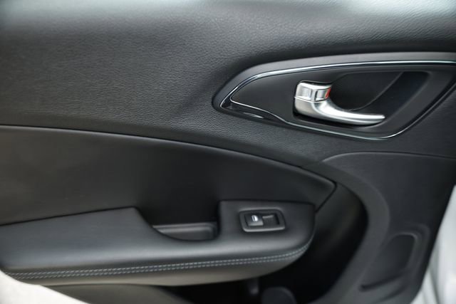 Used 2015 Chrysler 200 S w/ Navigation & Sound Group I image 24