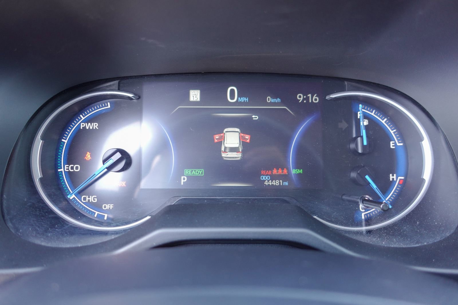 Used 2024 Toyota RAV4 LE AWD/4WD image 17
