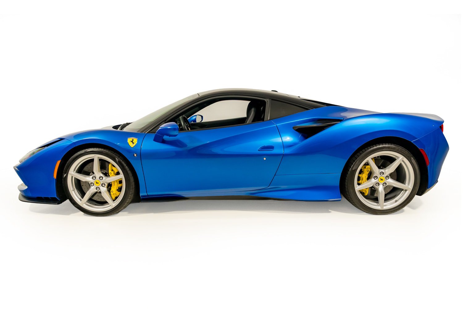 Certified 2022 Ferrari F8 Tributo RWD image 3