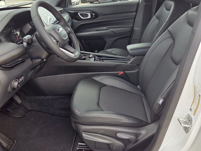 New 2026 Jeep Compass Latitude AWD/4WD image 9