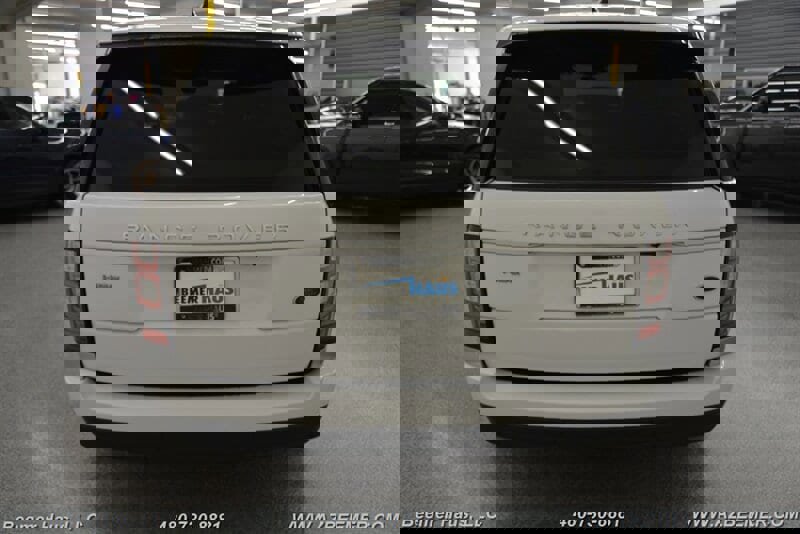 Used 2017 Land Rover Range Rover HSE image 10