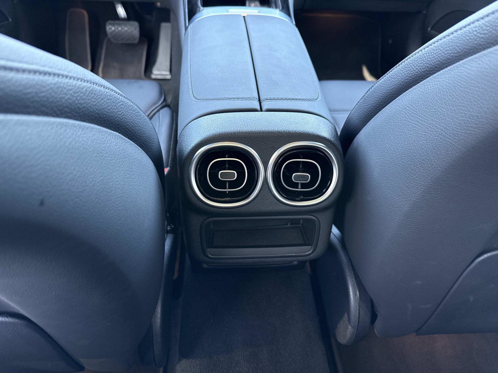 Used 2025 Mercedes-Benz GLC 300 image 17