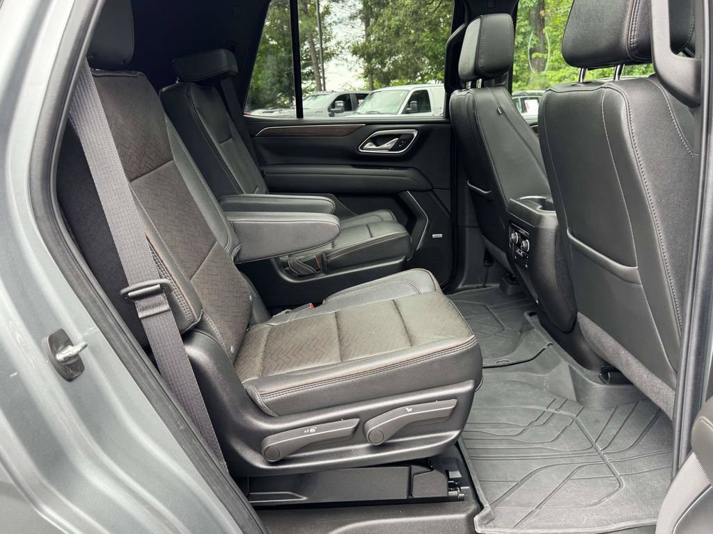 Used 2024 Chevrolet Tahoe High Country w/ Premium Package AWD/4WD image 16