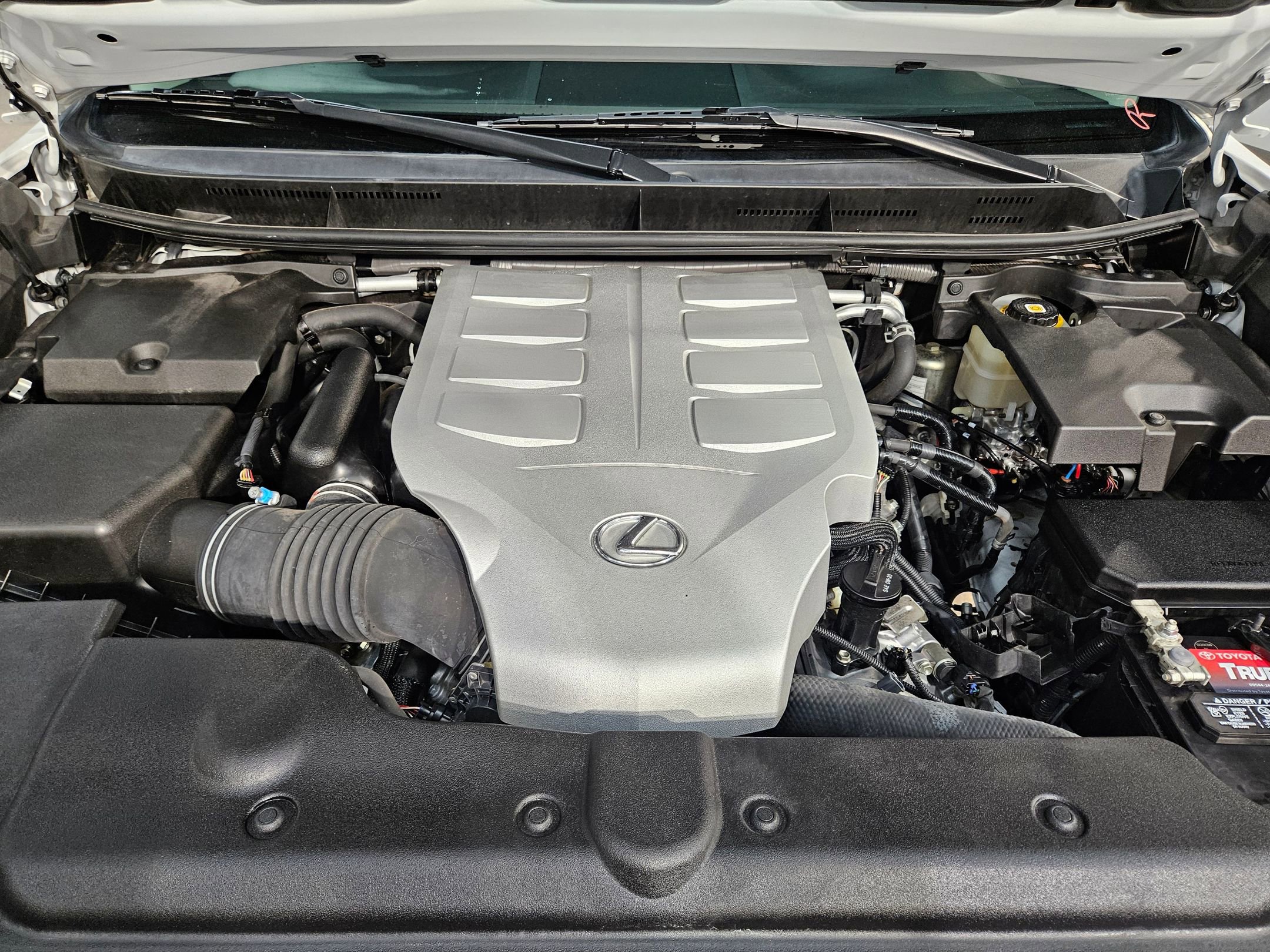 Used 2021 Lexus GX 460 Luxury w/ Sport Design Package AWD/4WD image 19