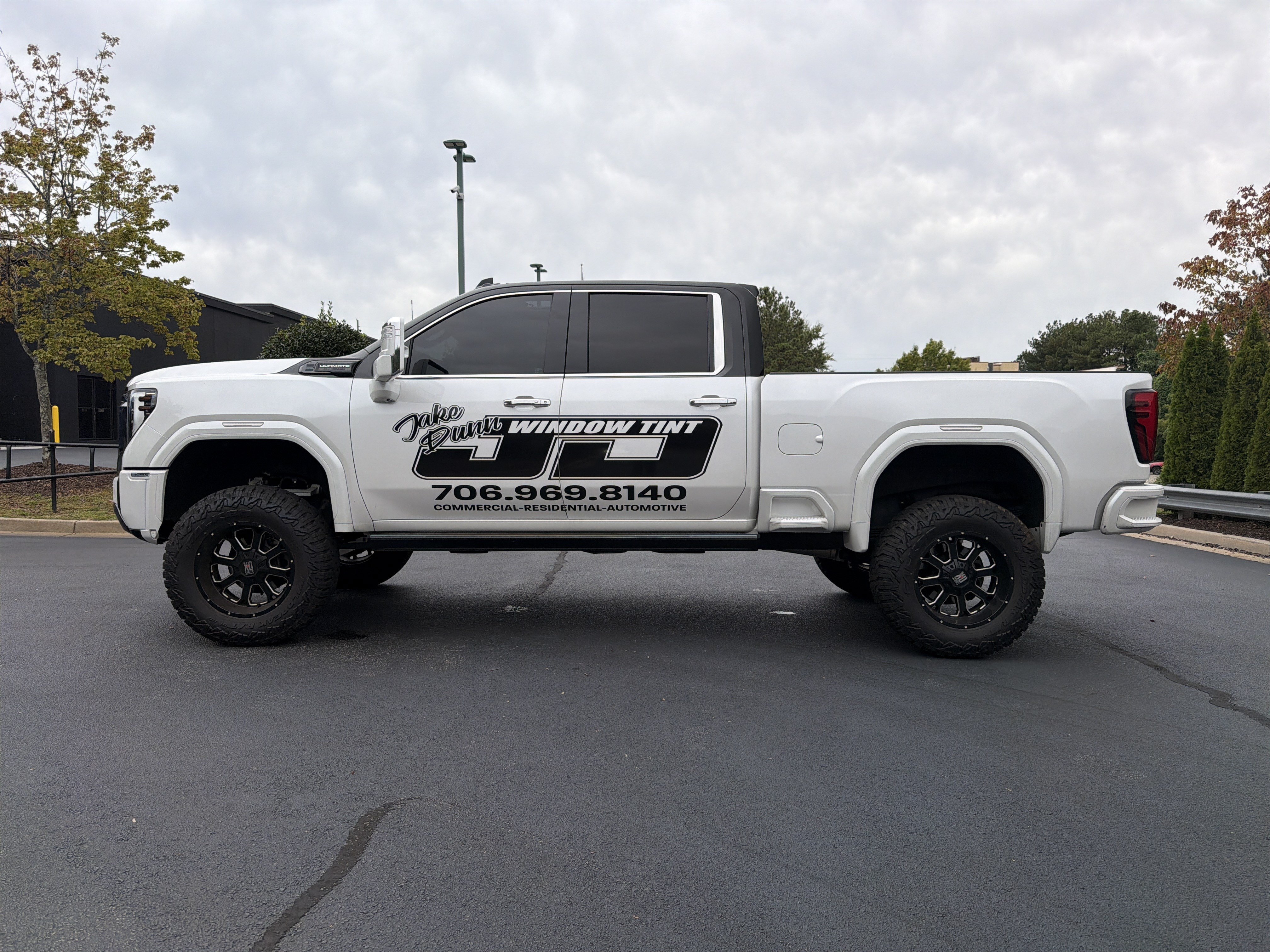 Used 2024 GMC Sierra 2500 Denali Ultimate AWD/4WD image 12