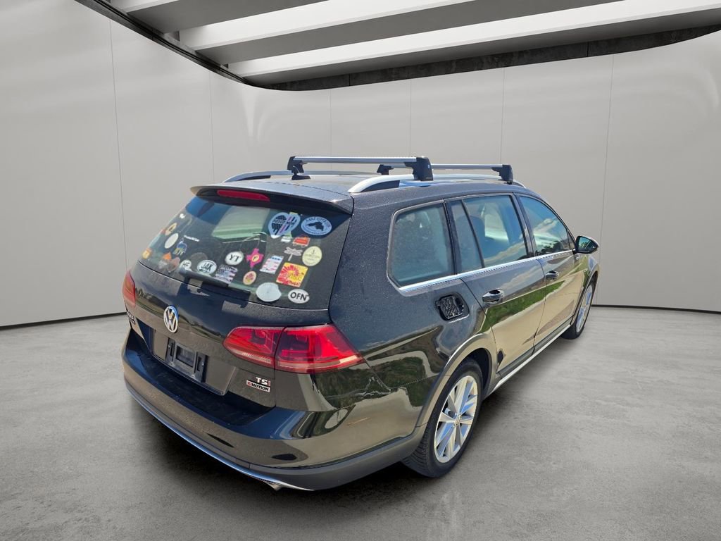 Used 2017 Volkswagen Golf Alltrack SE image 5